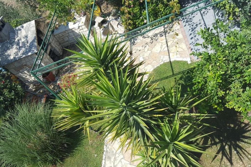 Three Bedroom Apartment Between Trogir And Split Kaštela Eksteriør bilde