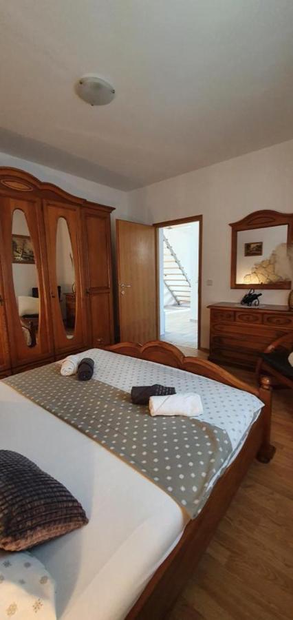 Three Bedroom Apartment Between Trogir And Split Kaštela Eksteriør bilde