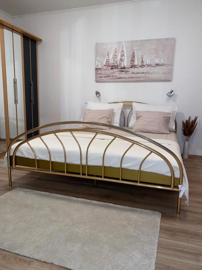 Three Bedroom Apartment Between Trogir And Split Kaštela Eksteriør bilde