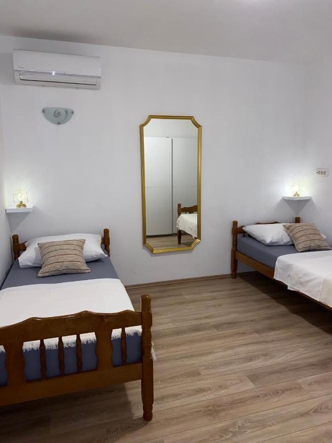 Three Bedroom Apartment Between Trogir And Split Kaštela Eksteriør bilde